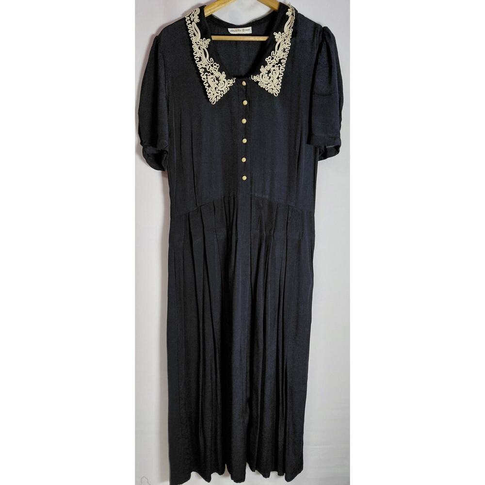 Alexander Brown Black Dress with Lace Collar Solid Short Sleeve-See Measurements
